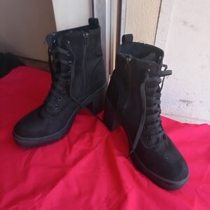 Elegant Black Lace-Up Women's Boots